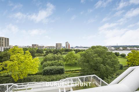 3 bedroom apartment for sale, Barrier Point Road, London E16