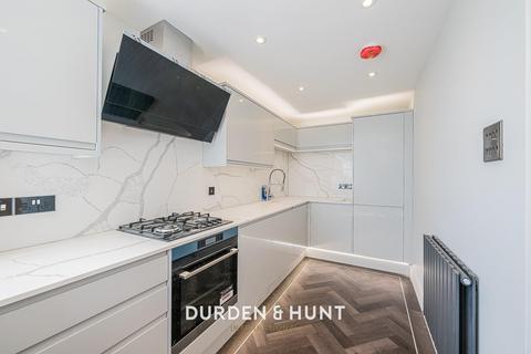3 bedroom apartment for sale, Barrier Point Road, London E16