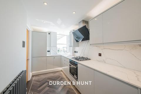 3 bedroom apartment for sale, Barrier Point Road, London E16