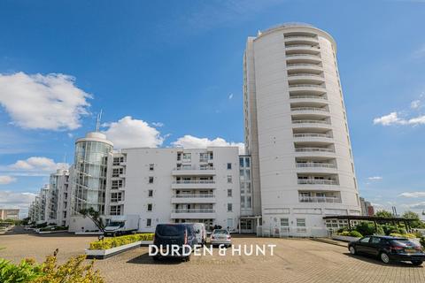 3 bedroom apartment for sale, Barrier Point Road, London E16