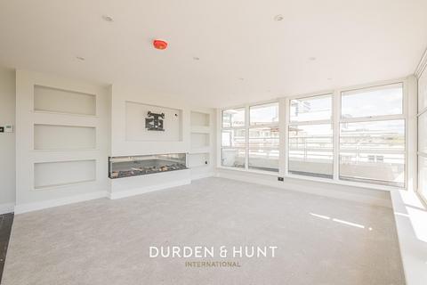 3 bedroom apartment for sale, Barrier Point Road, London E16