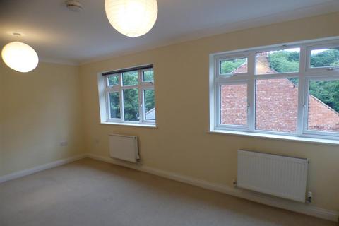 3 bedroom apartment to rent, Dene Terrace, South Gosforth, Newcastle, Tyne and Wear