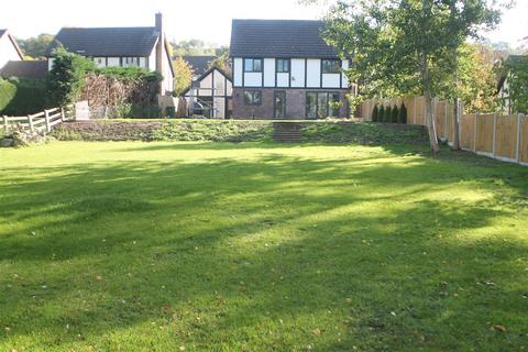 4 bedroom detached house to rent, Malt Fallows, Crew Green, Powys