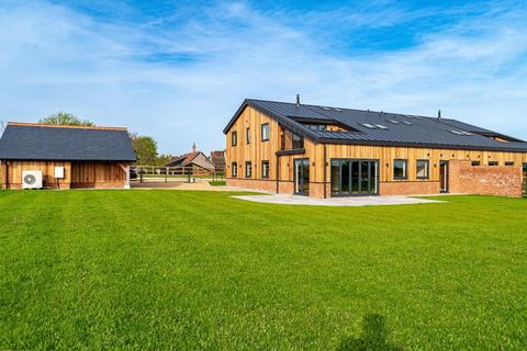 4 bedroom barn conversion for sale, The Street, High Roding, Dunmow