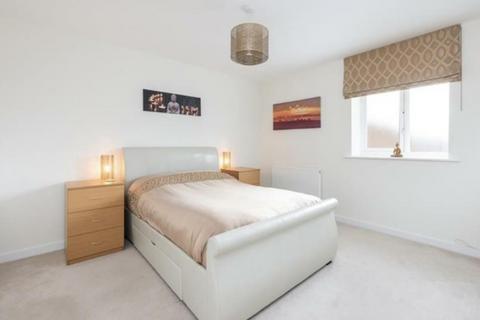 2 bedroom apartment to rent, Rowan Close, Portslade BN41