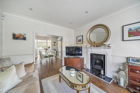 51 Uphill Grove, London, NW7 4NH