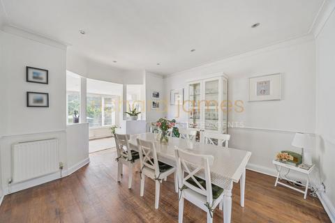 51 Uphill Grove, London, NW7 4NH