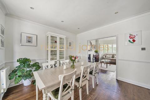 51 Uphill Grove, London, NW7 4NH