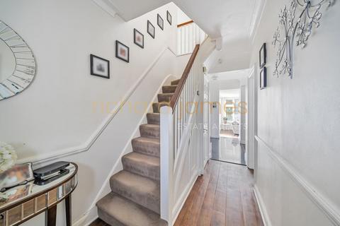 51 Uphill Grove, London, NW7 4NH