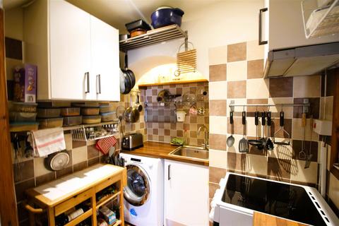 2 bedroom end of terrace house for sale, Worthing Head Close, Bradford BD12