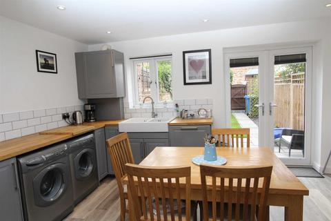 4 bedroom townhouse to rent, Cyril Bell Close, Lymm