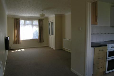 3 bedroom terraced house to rent, Springwood Drive,Godinton Park