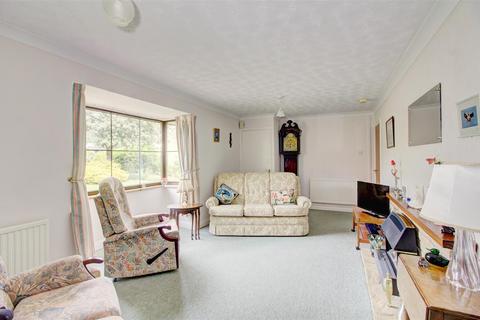 3 bedroom detached bungalow for sale, 8 John Betjeman Close, Malmesbury