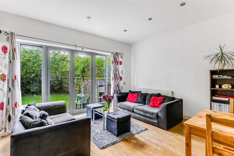 4 bedroom house for sale, Imperial Close, Willesden Green NW2