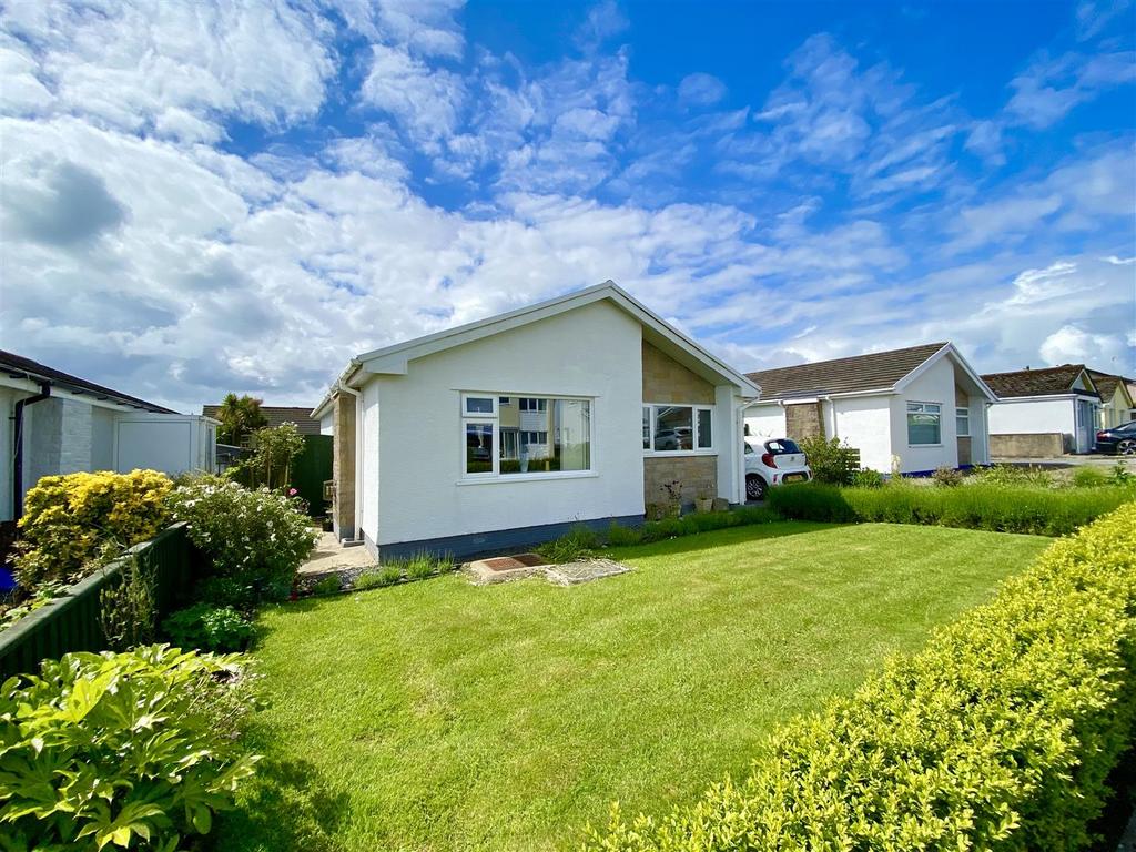 Bevelin Hall, Saundersfoot 2 bed detached bungalow for sale £300,000