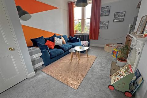 14 James Street, Holywell Green, Halifax, HX4 9AS