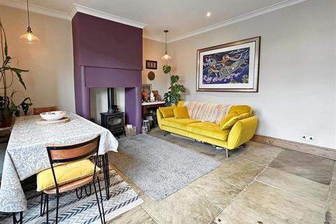 14 James Street, Holywell Green, Halifax, HX4 9AS