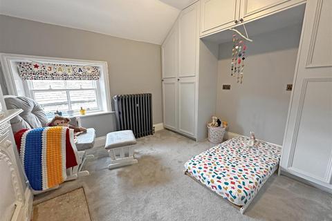14 James Street, Holywell Green, Halifax, HX4 9AS