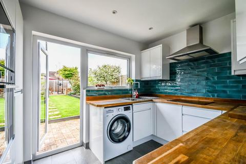 3 bedroom semi-detached bungalow for sale, The Ryde, Leigh-On-Sea SS9