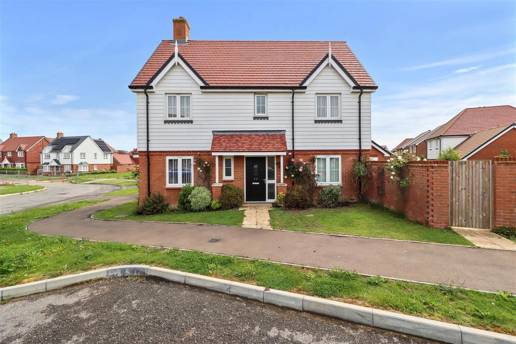Honeysuckle Avenue, Hellingly, Hailsham 4 bed detached house for sale