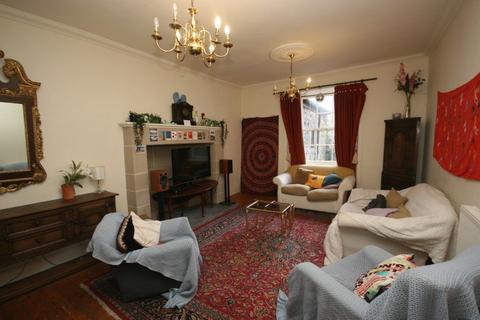 4 bedroom flat to rent, Great King Street, Edinburgh