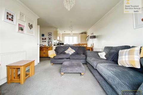 3 bedroom apartment for sale, Riverside Place, Wickford