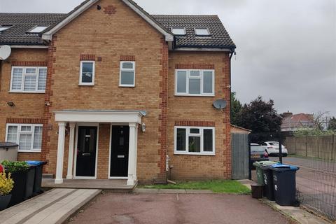 4 bedroom detached house to rent, Veals Mead, CR4