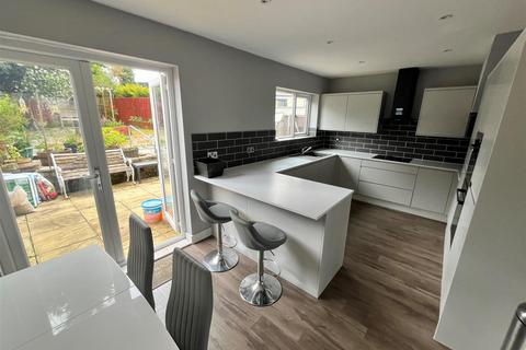 3 bedroom semi-detached house for sale, Lindadale Avenue, Accrington