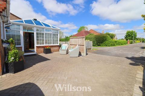 2 bedroom detached bungalow for sale, Holywell Road, Alford