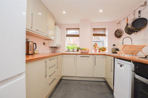 1 bedroom flat to rent, Flat 2a 53 Silverdale RoadEastbourneEast Sussex