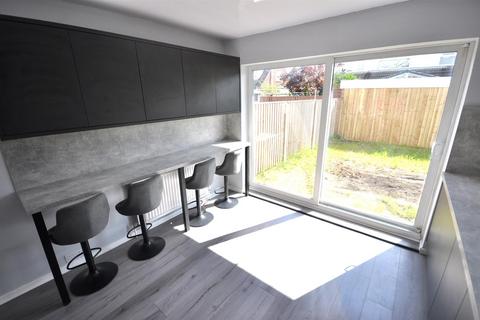 54 Darlington Grove, Moorends, Doncaster, DN8 4TN