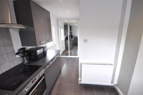 16 The Oval, Dunscroft, Doncaster, DN7 4EE
