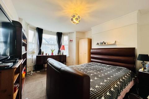 1 bedroom apartment for sale, Cheriton Road, Folkestone