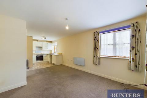 1 bedroom flat for sale, Queens Court, Victoria Road, Bridlington, YO15 2BW