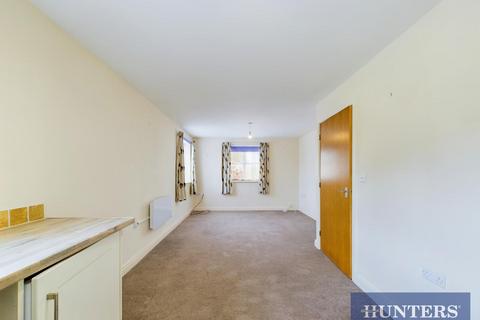 1 bedroom flat for sale, Queens Court, Victoria Road, Bridlington, YO15 2BW