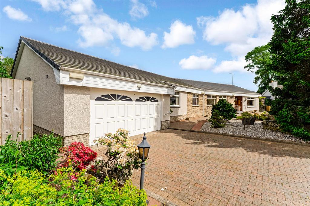 Holmcrest, Crossford 5 bed detached bungalow for sale £499,995