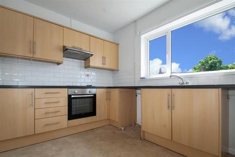 3 bedroom apartment to rent, High Street, Thrapston NN14