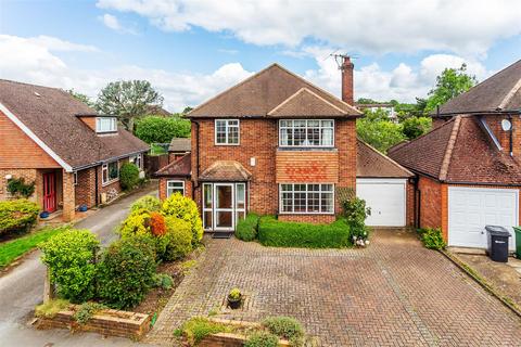 23 Petters Road, Ashtead, KT21 1NB