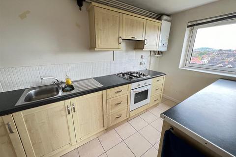 2 bedroom flat for sale, Firmstone Court, Stourbridge, DY8 4NU