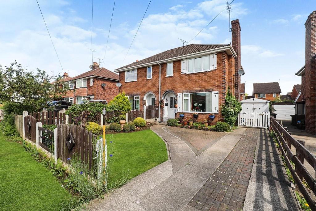 Greenfields Road, Harrogate HG2 7BH 3 bed semidetached house for sale