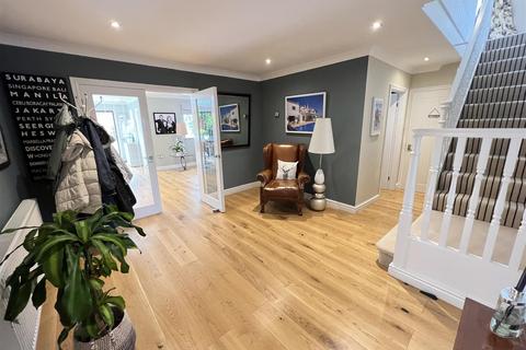 59 Barnston Road, Heswall, Wirral, CH60 2SS