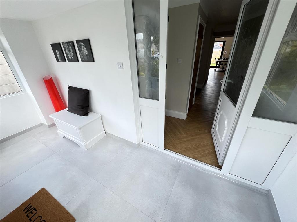 Seven Acres Lane, Thingwall, Wirral 4 bed semidetached bungalow for