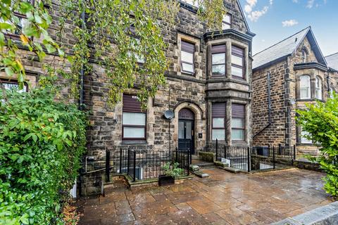 1 bedroom flat for sale, East Parade, Harrogate, HG1 5LP