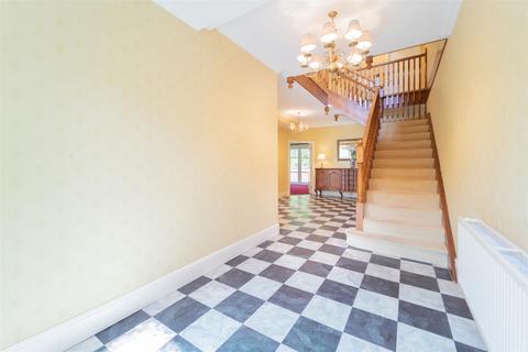 84 Oldfield Road, Heswall, Wirral, CH60 6SG