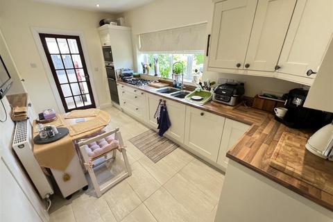 5 Heathway, Wirral, CH60 2TL