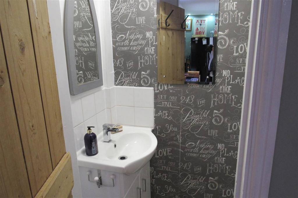 WC ( Off Kitchen )