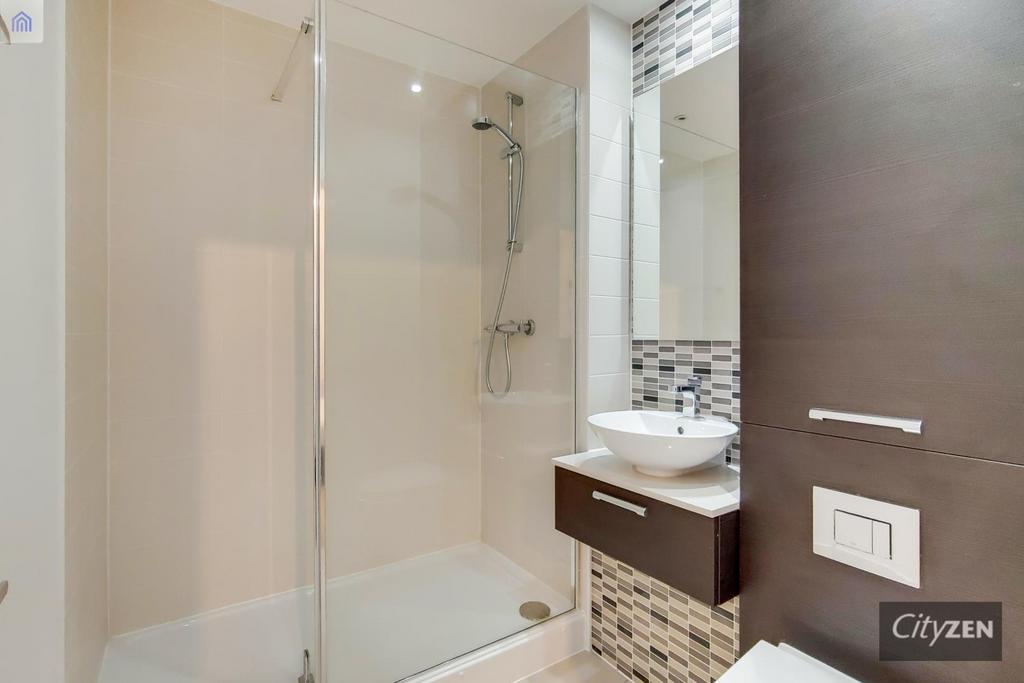 En suite shower room