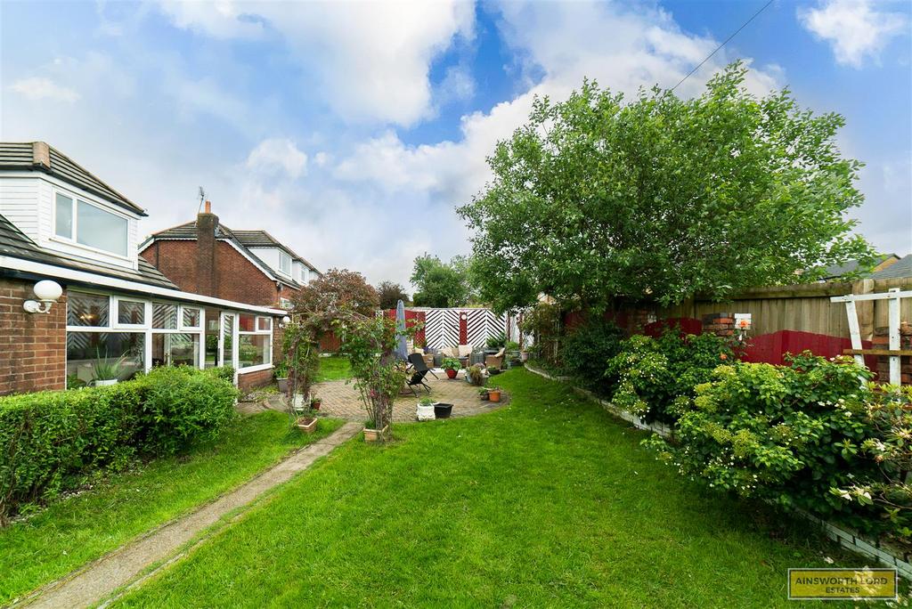 Large rear garden