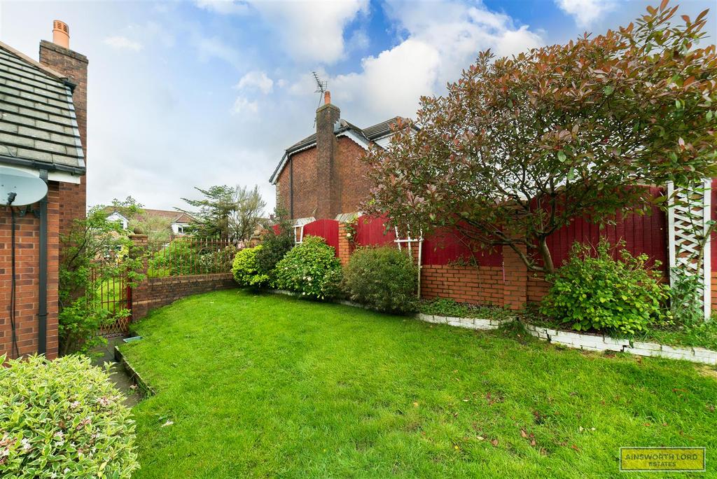 Large rear garden