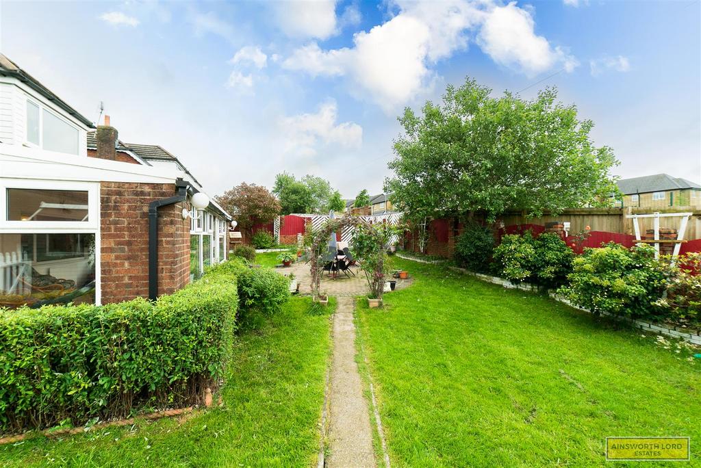 Large rear garden